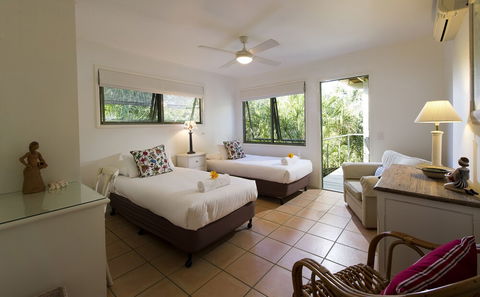 The Retreat Beach Houses - Accommodation Australia 5