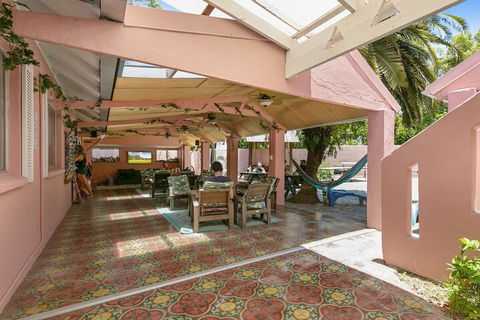 Dolphins Beach House - Accommodation Australia 2