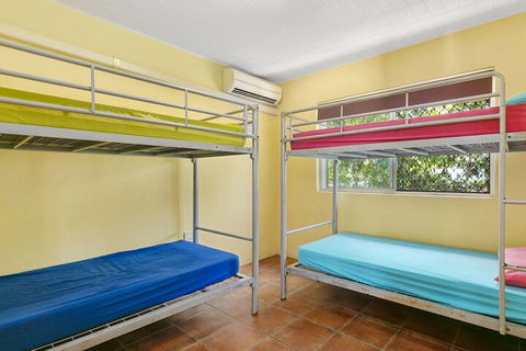 Dolphins Beach House - Accommodation Australia 5