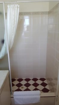 Anchorage Guest House - Bed n Breakfasts 3