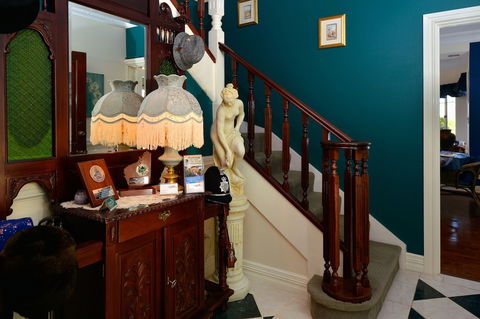 Anchorage Guest House - Bed n Breakfasts 2