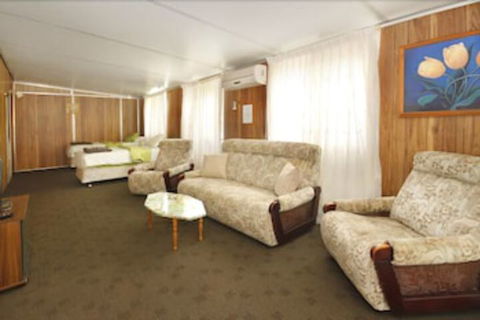 Mapleton Cabins & Caravan Park - Local Tourism 2