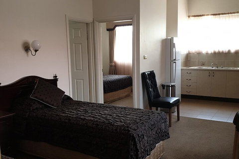 Australian Heritage Motor Inn - Accommodation Australia 7
