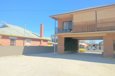 Holbrook Town Centre Motor Inn - Accommodation Australia 3
