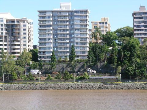 Fairthorpe Apartments - Australia Shopping 1