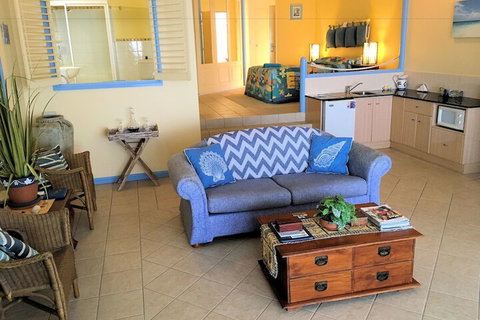 Al Mare Beachfront Retreat - Accommodation Australia 6