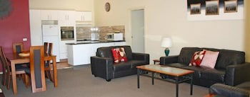 Aquarius Resort Holiday Apartments - Australia Shopping 4