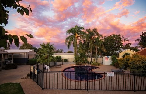 Ashleigh Court Motor Inn - Australia Shopping 3