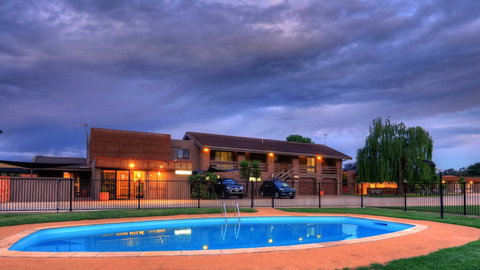 Motel Meneres - Accommodation Australia 2