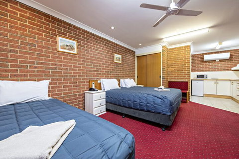 Matilda Motor Inn - Accommodation Australia 6