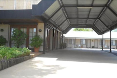All Seasons Motor Lodge - Local Tourism 1
