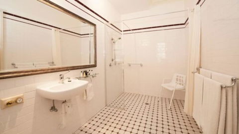 Cobb & Co Court Boutique Hotel - Accommodation Australia 5