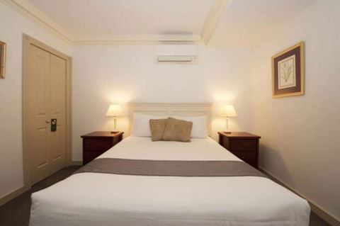 Cobb & Co Court Boutique Hotel - Accommodation Australia 3