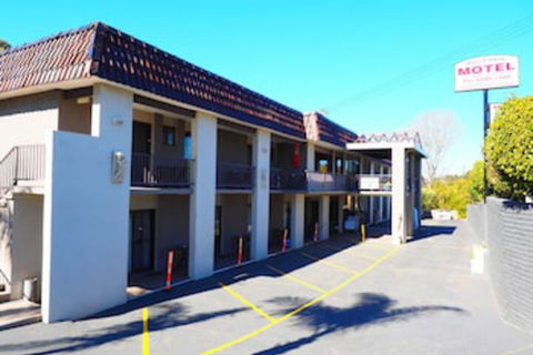 Bella Vista Motel - Local Tourism 0