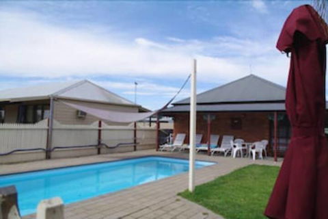 Centretown Motel Nagambie - Australia Shopping 5