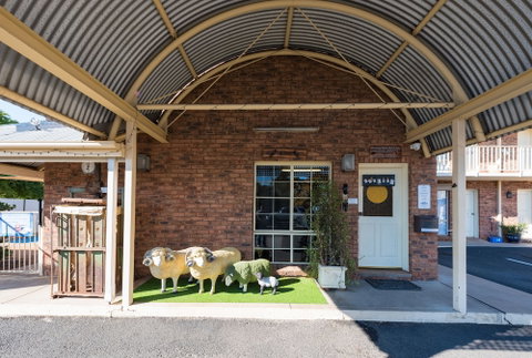 Shearing Shed Motor Inn - Accommodation Australia 4