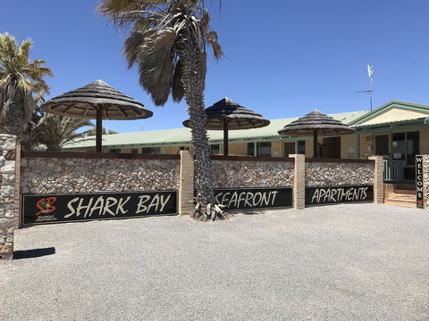 Shark Bay Seafront Apartments - Bed n Breakfasts 0