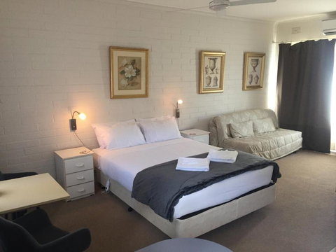 Buffalo Motel & Country Retreat - Accommodation Australia 4