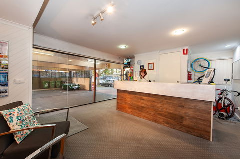 Albury Winsor Park Motor Inn - Local Tourism 3