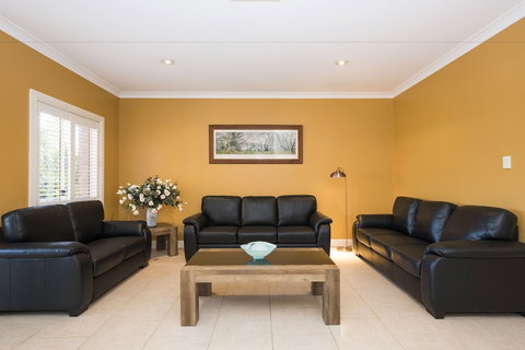 Colonial Court Villas - Accommodation Australia 4