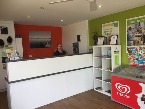 Tasman Holiday Parks - Lake Mulwala - Local Tourism 1