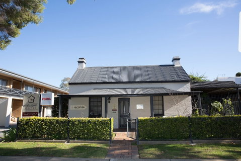Centralpoint Motel - Accommodation Australia 6