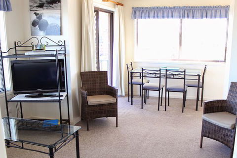 Narooma Palms Holiday Apartments - Australia Shopping 7
