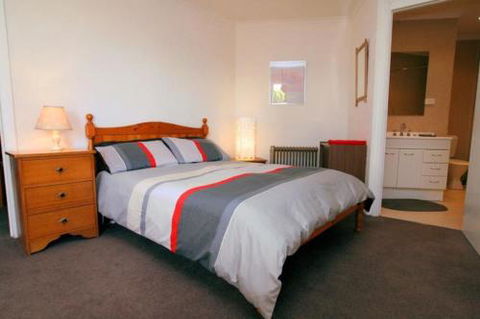 Northgate House Apartment - Local Tourism 6