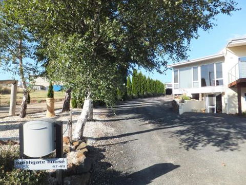 Northgate House Apartment - Local Tourism 3