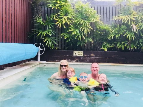 Deja Vu Palm Cove Private Heated Pool - Bed n Breakfasts 6