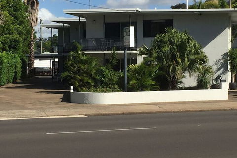 Palm Court Hervey Bay - Accommodation Australia 1