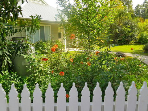 Amelina Cottages - Australia Shopping 1