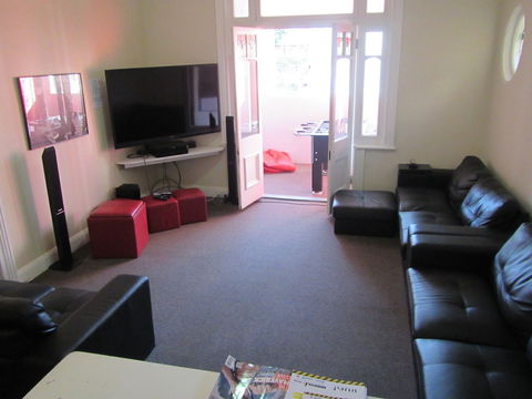 Manly Bunkhouse - Local Tourism 0