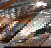 Treetops Accommodation Montville - Local Tourism