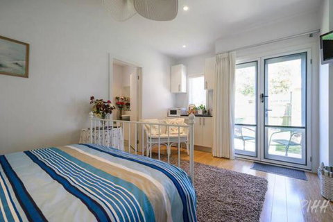 Seaside Spa Retreat - Accommodation Australia 5