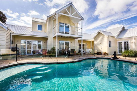 Seaside Spa Retreat - Accommodation Australia 7