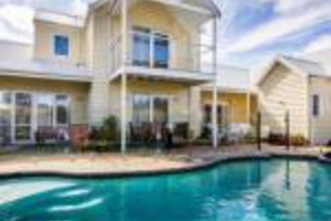 Seaside Spa Retreat - Accommodation Australia 0