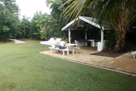 Absolute Backpackers Mission Beach - Bed n Breakfasts 1