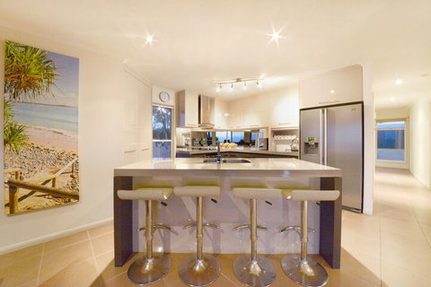 Hydeaway Bay Beach House - Accommodation Australia 5