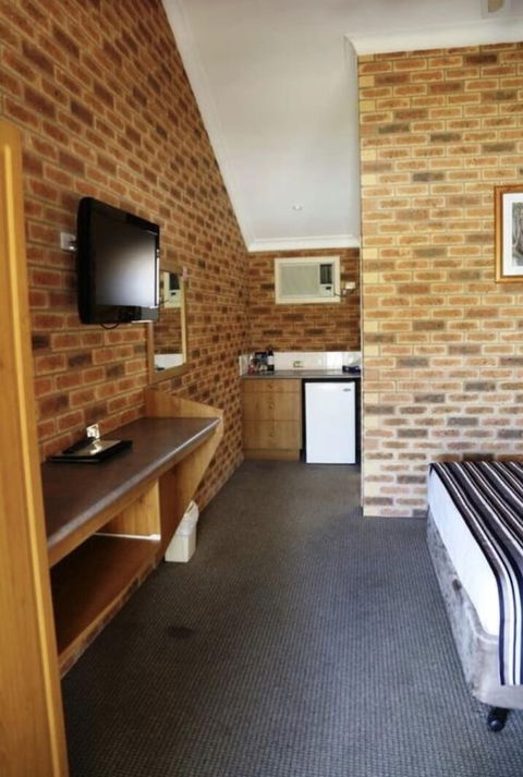 Condobolin Motor Inn - Accommodation Australia 6