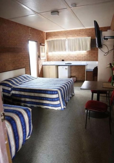 Condobolin Motor Inn - Accommodation Australia 4