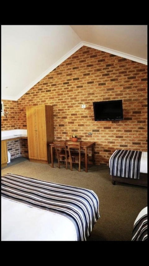 Condobolin Motor Inn - Accommodation Australia 5