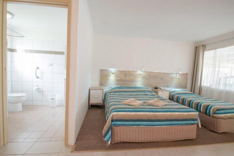 A & A Motel - Accommodation Australia 3