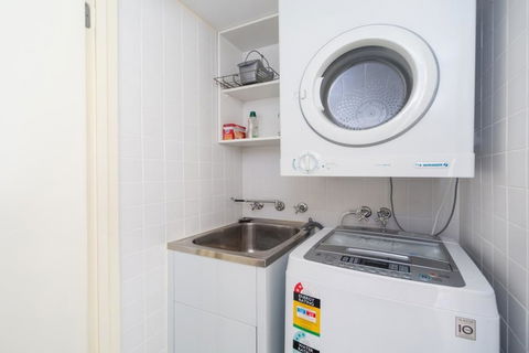 Astra Apartments - Paramatta - Bed n Breakfasts 6