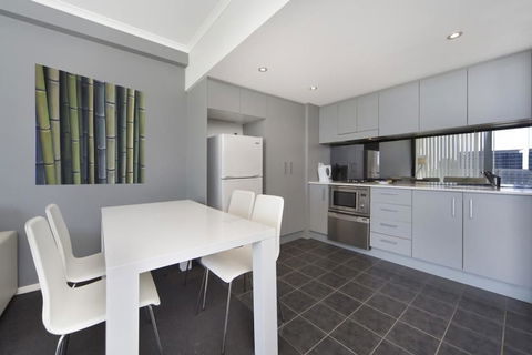 Astra Apartments - Paramatta - Bed n Breakfasts 5