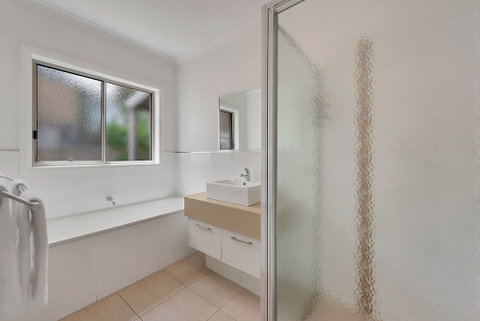 Kennedy Holiday Villas - Accommodation Australia 6