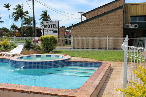 Sun Plaza Motel Mackay - Local Tourism 4