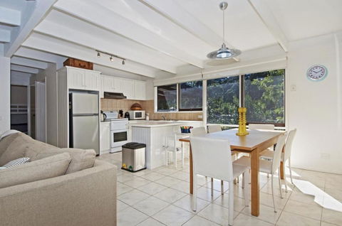 De Angelis Beach House - Accommodation Australia 4