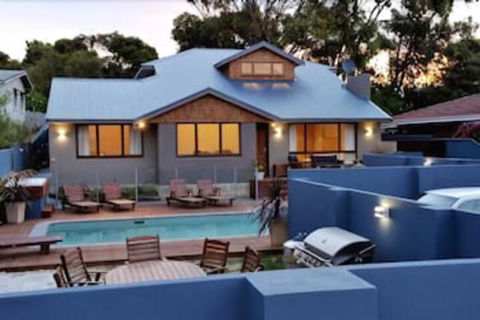 Waikiki Beach Bed & Breakfast - Accommodation Australia 0