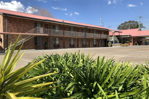 Cardiff Motor Inn - Australia Shopping 6